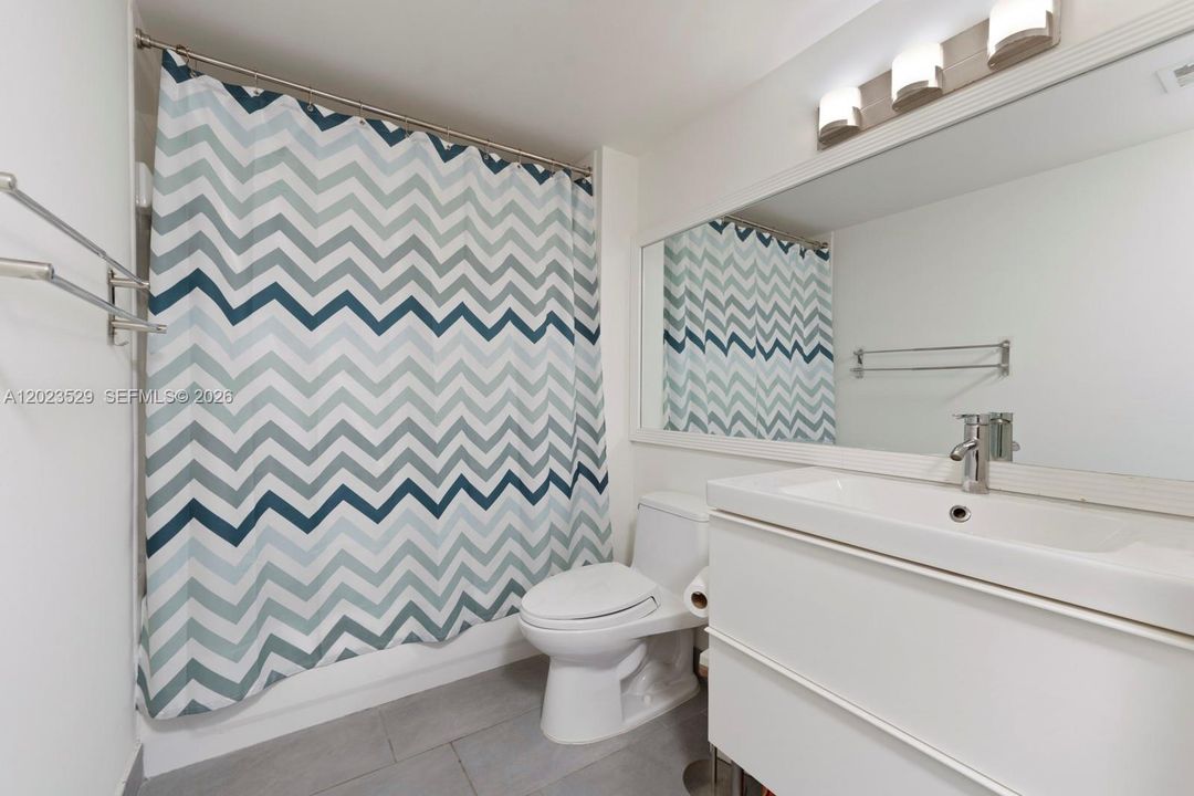 For Sale: $475,000 (2 beds, 2 baths, 1020 Square Feet)