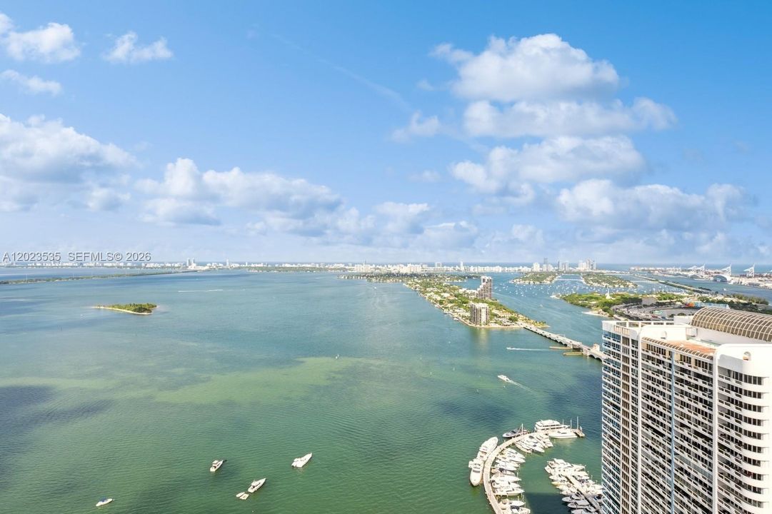 En Venta: $555,000 (2 camas, 2 baños, 1048 Pies cuadrados)