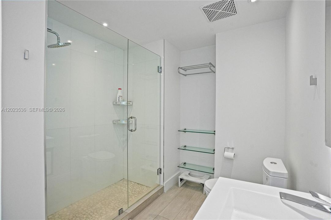 For Rent: $7,250 (3 beds, 3 baths, 1762 Square Feet)
