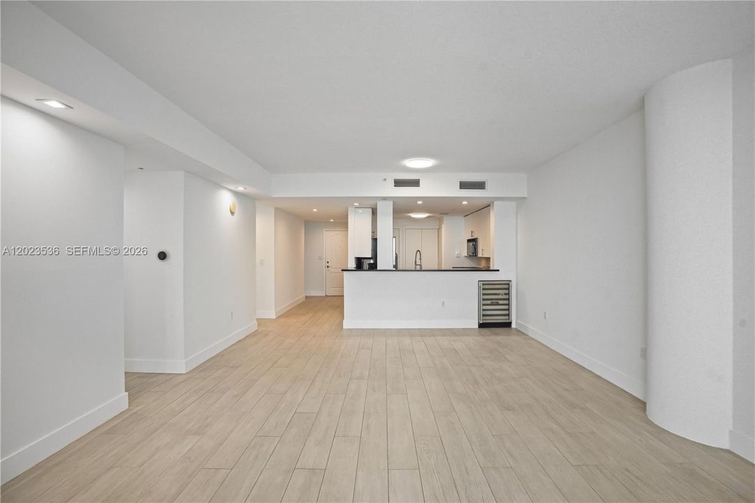 For Rent: $7,250 (3 beds, 3 baths, 1762 Square Feet)