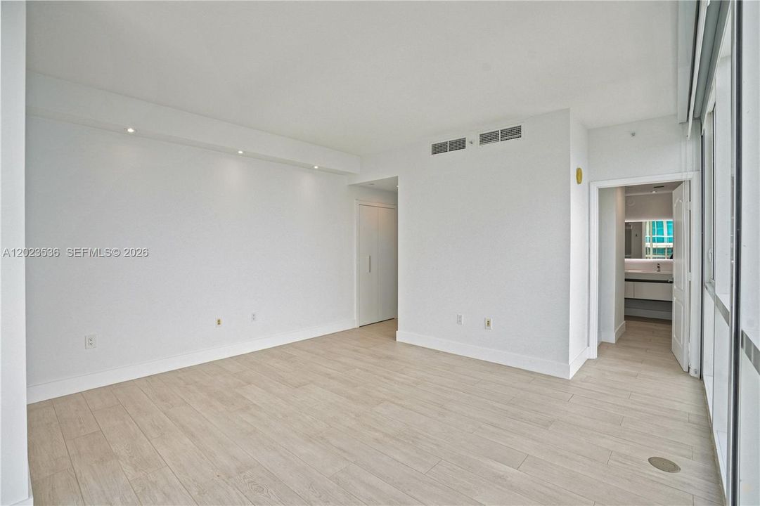 For Rent: $7,250 (3 beds, 3 baths, 1762 Square Feet)