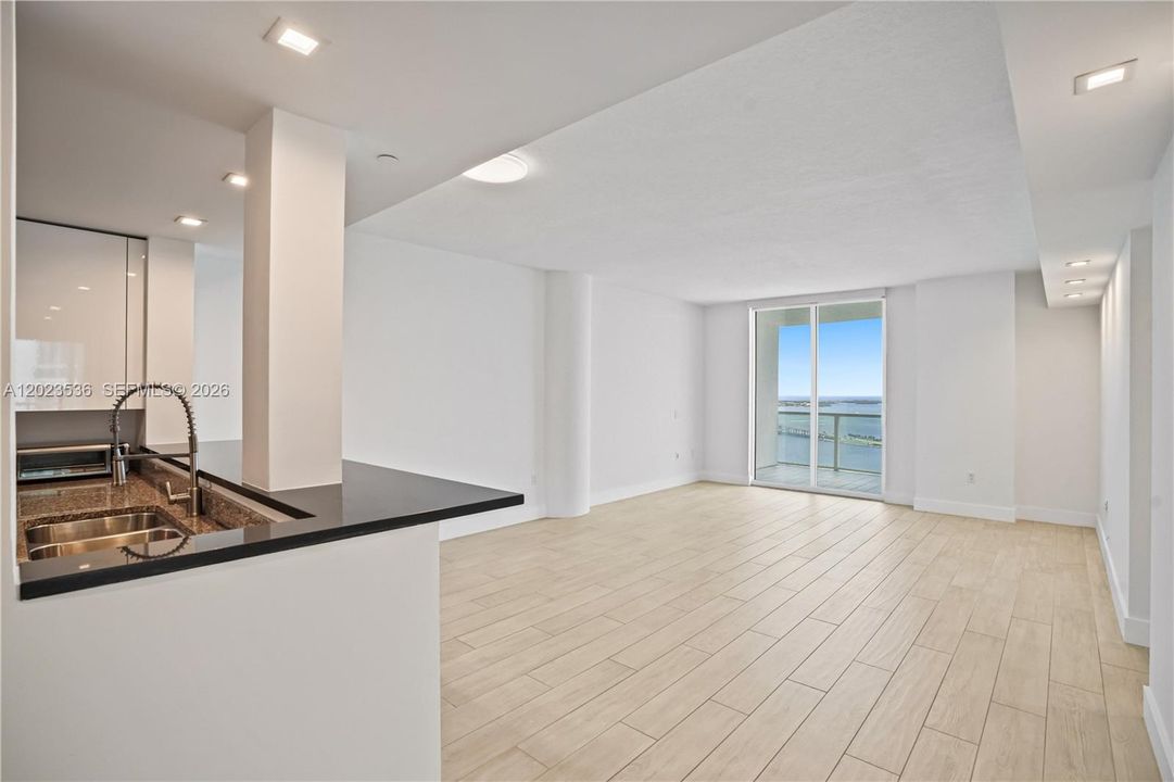 For Rent: $7,250 (3 beds, 3 baths, 1762 Square Feet)