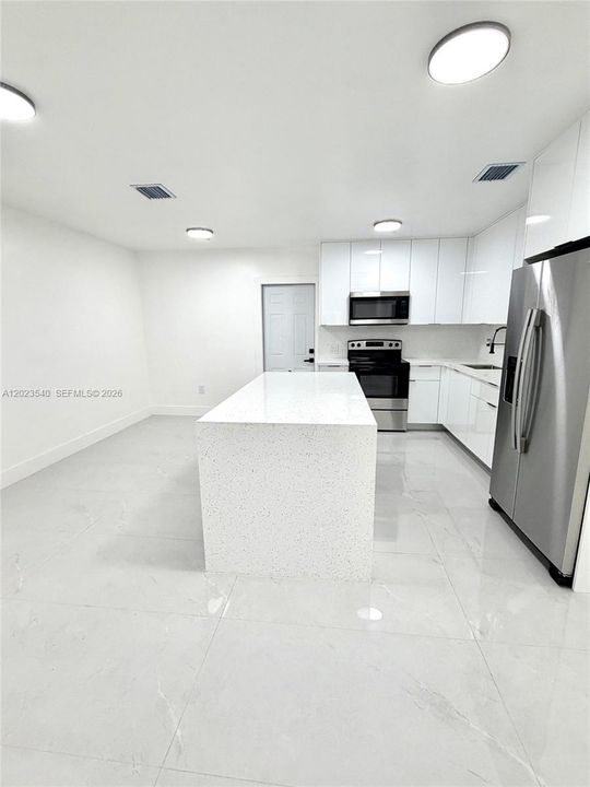 Active With Contract: $595,000 (5 beds, 2 baths, 1326 Square Feet)