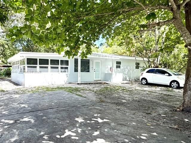 Active With Contract: $595,000 (5 beds, 2 baths, 1326 Square Feet)