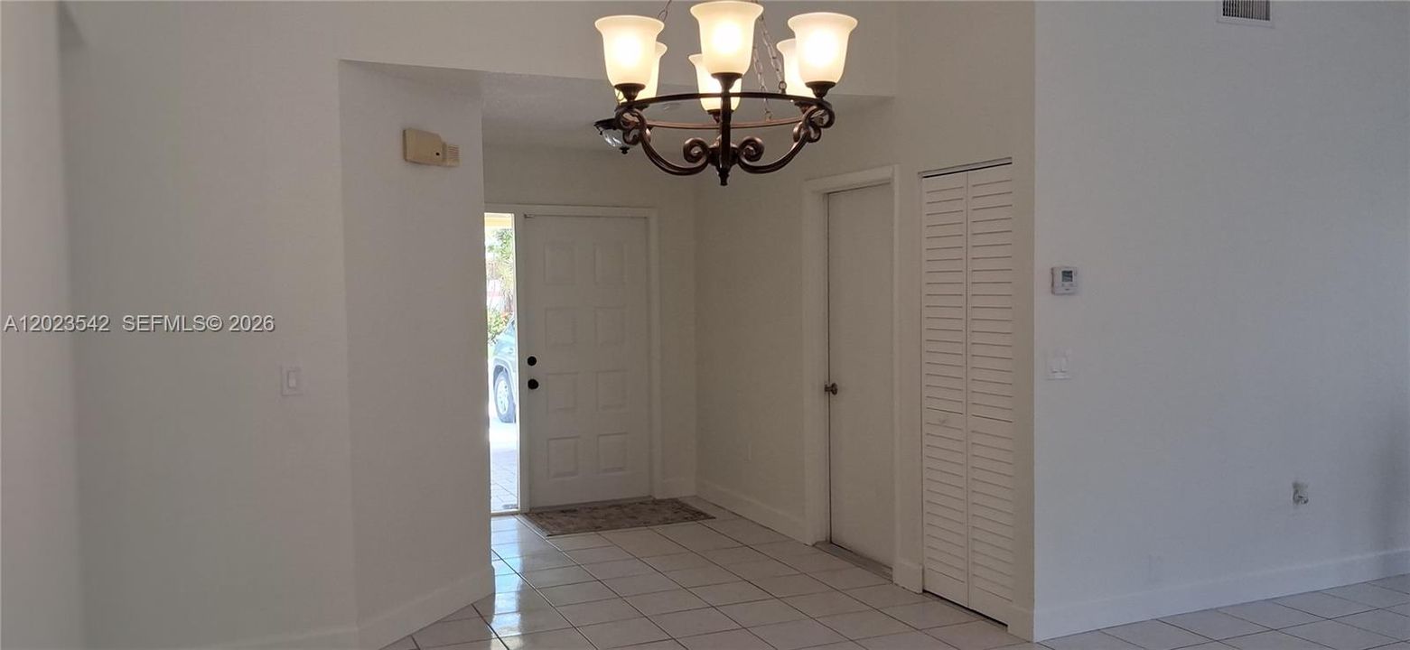 For Rent: $3,700 (3 beds, 2 baths, 1382 Square Feet)