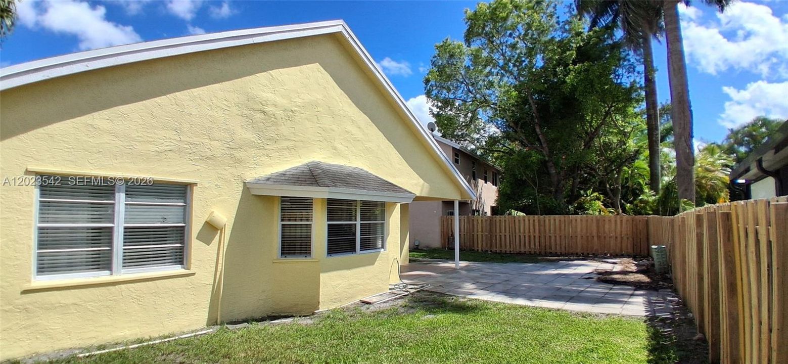 For Rent: $3,700 (3 beds, 2 baths, 1382 Square Feet)