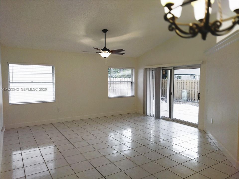 For Rent: $3,700 (3 beds, 2 baths, 1382 Square Feet)