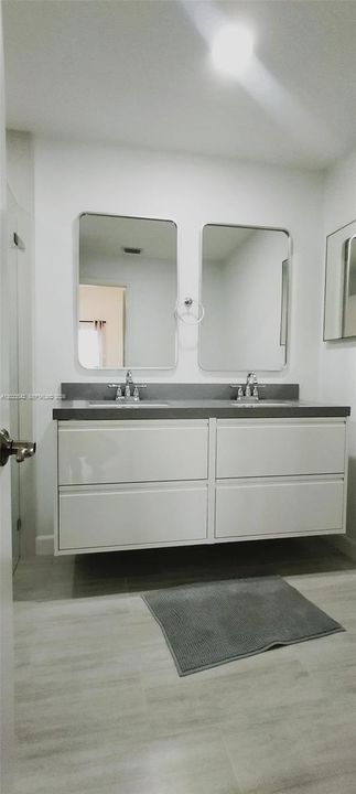 For Rent: $3,700 (3 beds, 2 baths, 1382 Square Feet)