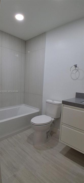 For Rent: $3,700 (3 beds, 2 baths, 1382 Square Feet)