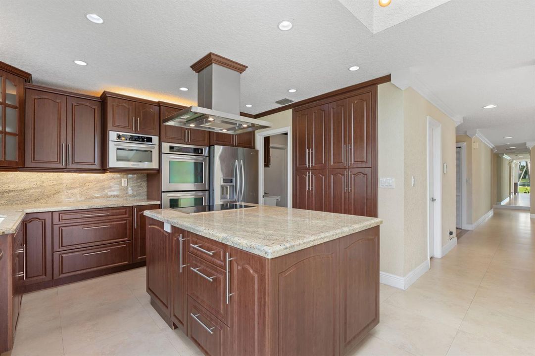 13-web-or-mls-11220 NW 2nd Manor Coral S