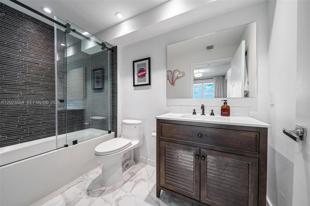 For Sale: $830,000 (3 beds, 3 baths, 1432 Square Feet)