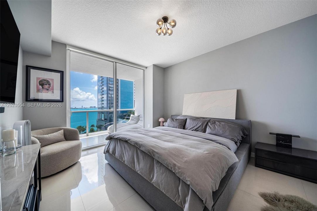For Sale: $830,000 (3 beds, 3 baths, 1432 Square Feet)