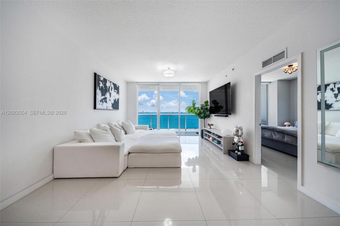 For Sale: $830,000 (3 beds, 3 baths, 1432 Square Feet)