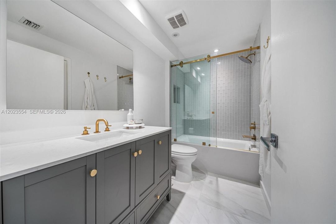For Sale: $830,000 (3 beds, 3 baths, 1432 Square Feet)