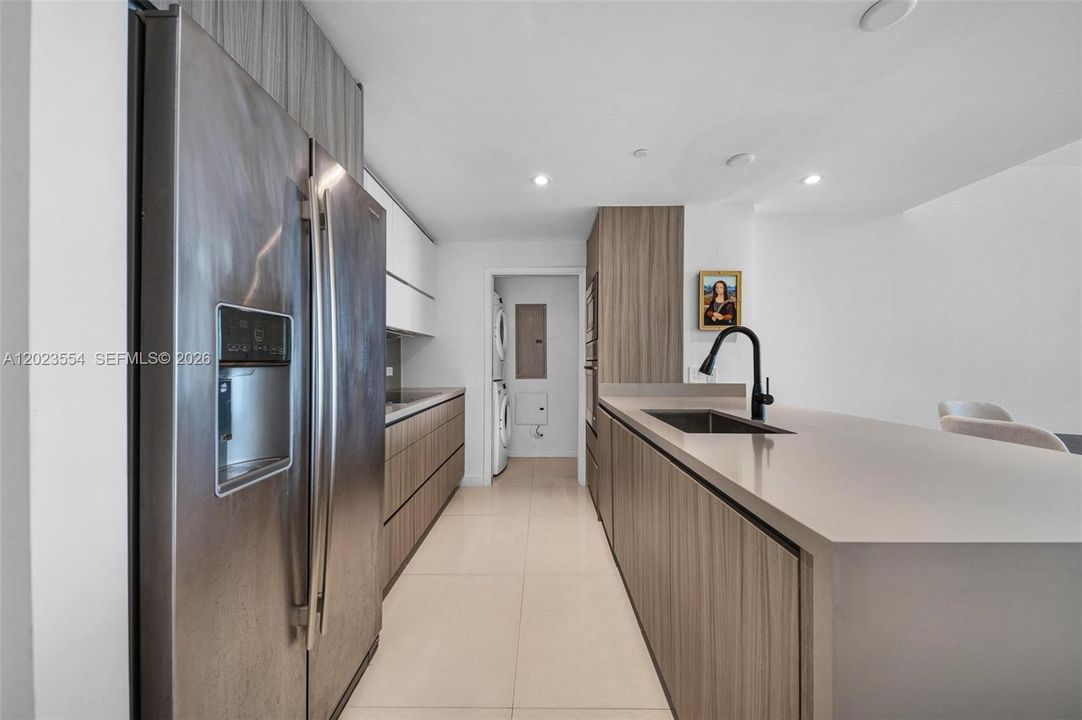For Sale: $830,000 (3 beds, 3 baths, 1432 Square Feet)