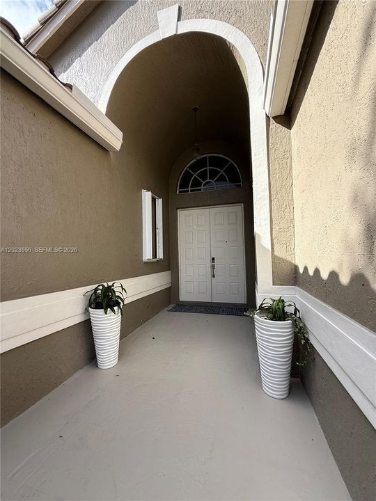 En Renta: $4,900 (3 camas, 2 baños, 1661 Pies cuadrados)