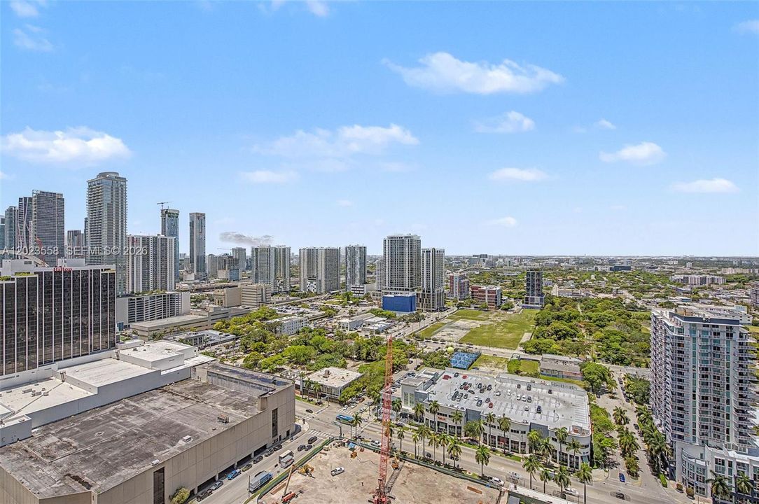 For Sale: $775,000 (2 beds, 2 baths, 1178 Square Feet)