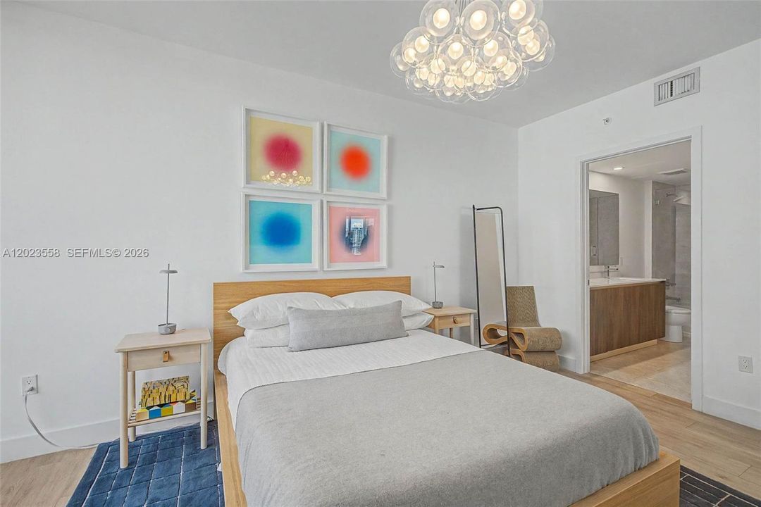 For Sale: $775,000 (2 beds, 2 baths, 1178 Square Feet)