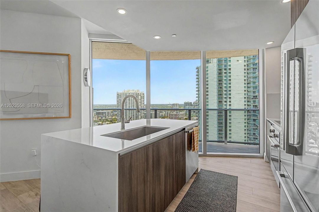 For Sale: $775,000 (2 beds, 2 baths, 1178 Square Feet)