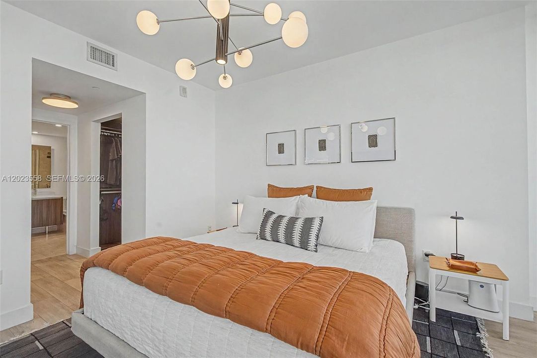 For Sale: $775,000 (2 beds, 2 baths, 1178 Square Feet)