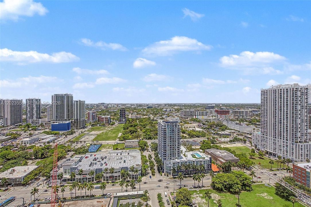 For Sale: $775,000 (2 beds, 2 baths, 1178 Square Feet)