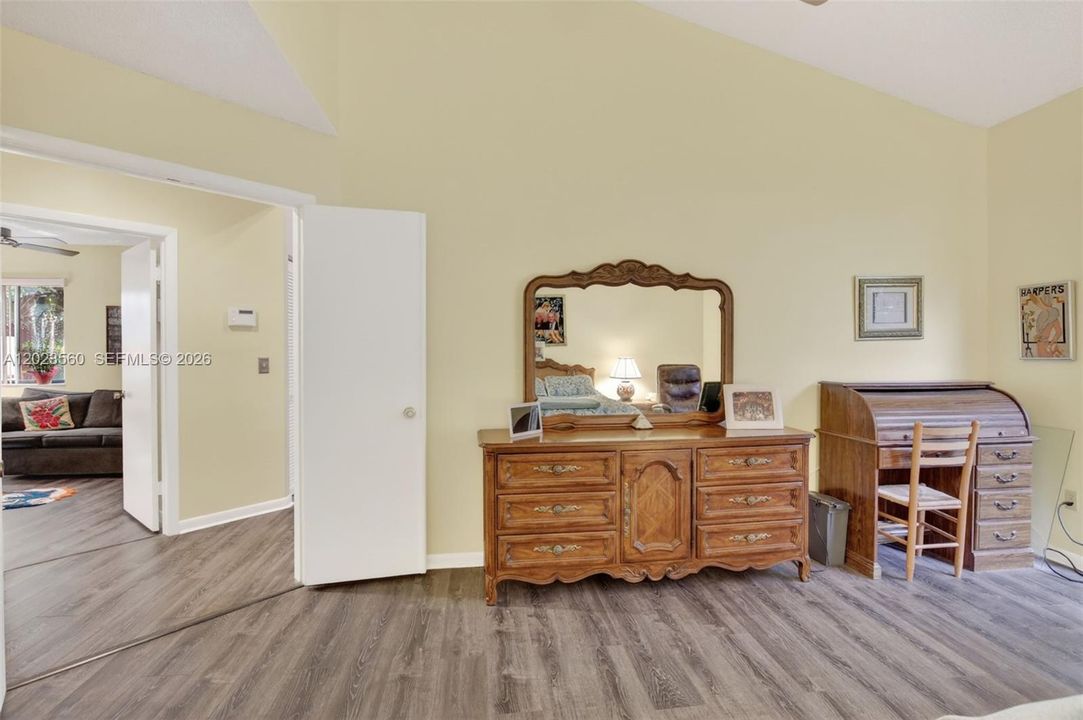 En Venta: $417,900 (2 camas, 2 baños, 1211 Pies cuadrados)
