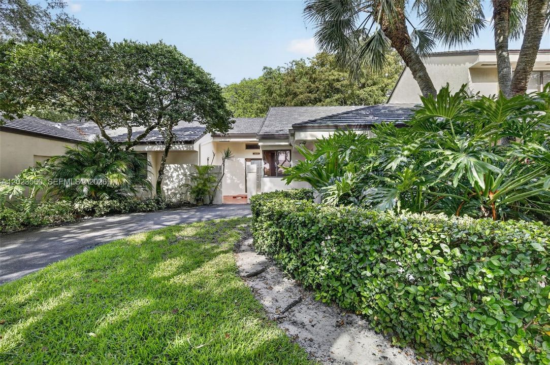 En Venta: $417,900 (2 camas, 2 baños, 1211 Pies cuadrados)