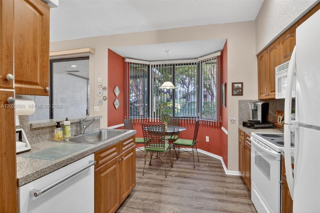 En Venta: $417,900 (2 camas, 2 baños, 1211 Pies cuadrados)
