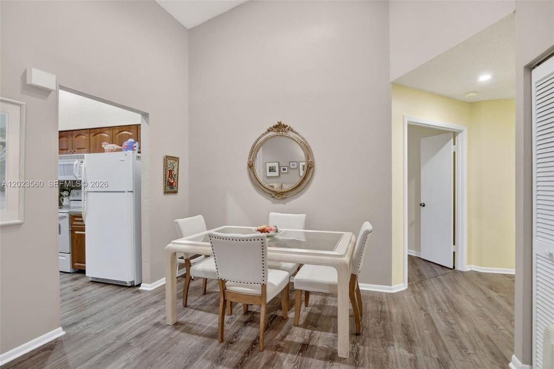 En Venta: $417,900 (2 camas, 2 baños, 1211 Pies cuadrados)