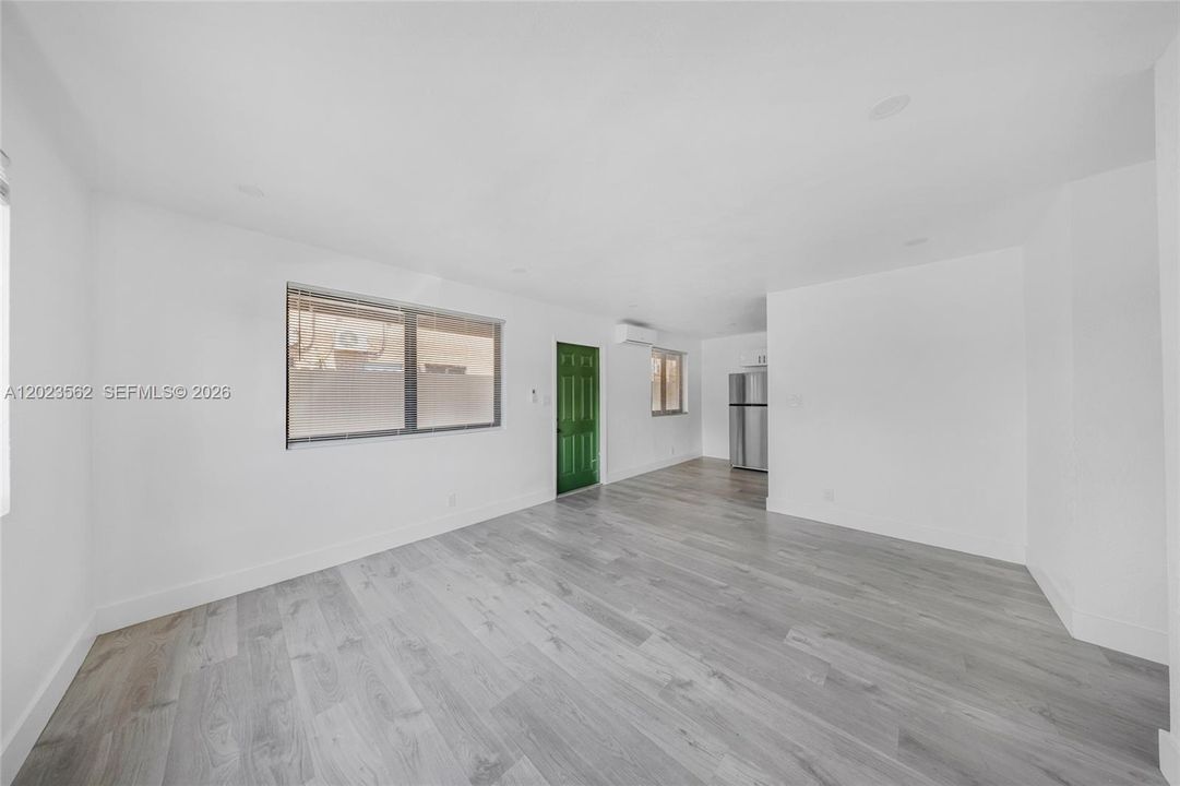 For Rent: $1,900 (2 beds, 1 baths, 1150 Square Feet)