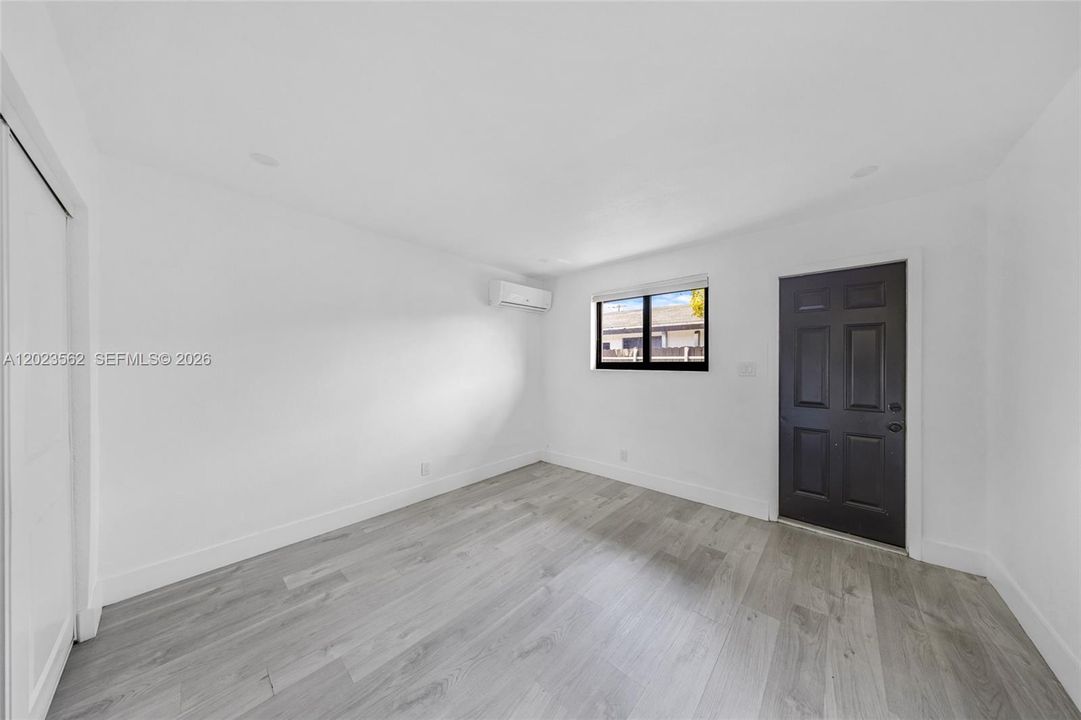 For Rent: $1,900 (2 beds, 1 baths, 1150 Square Feet)