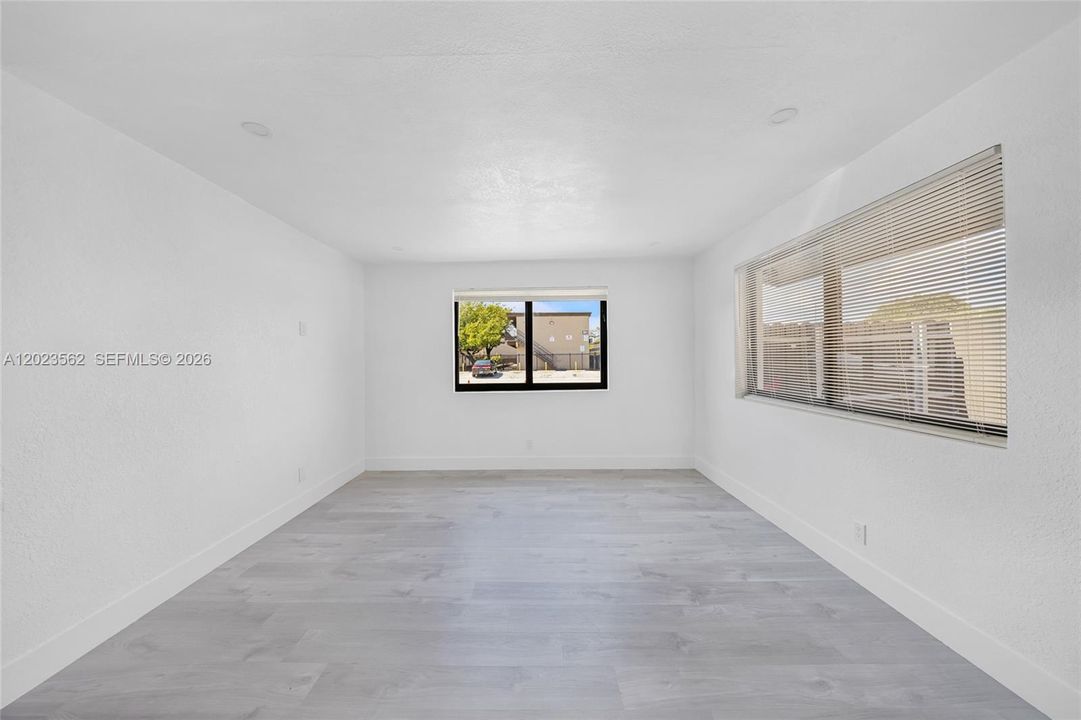 For Rent: $1,900 (2 beds, 1 baths, 1150 Square Feet)