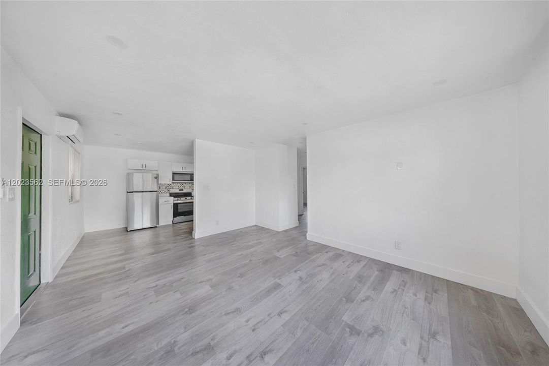 For Rent: $1,900 (2 beds, 1 baths, 1150 Square Feet)