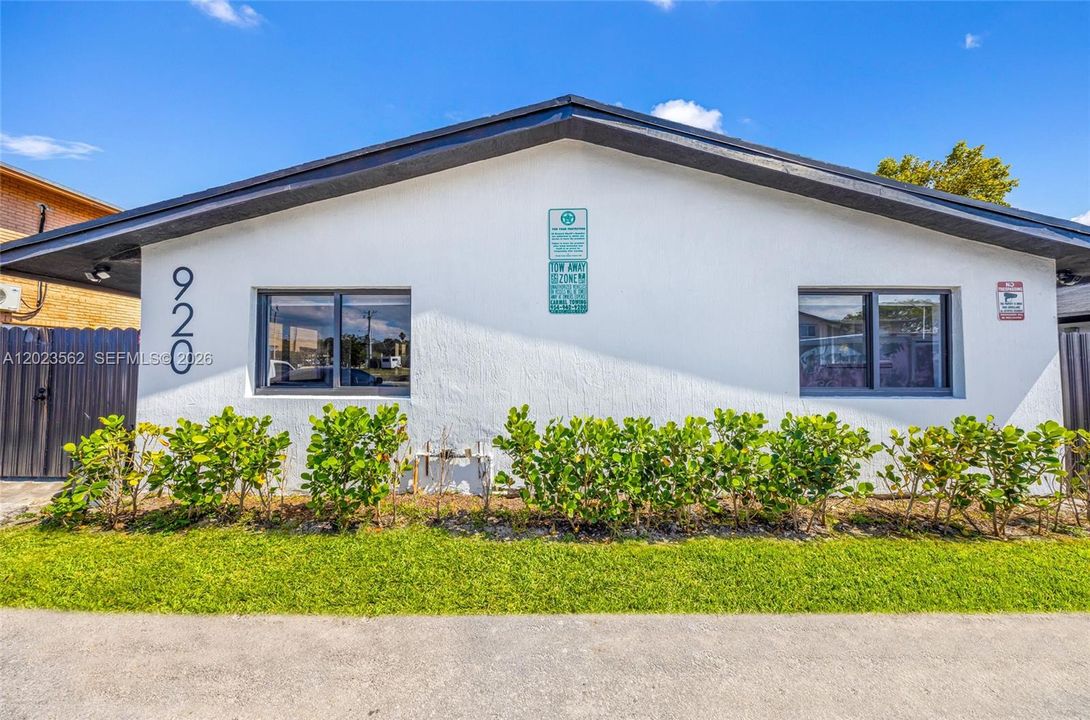 For Rent: $1,900 (2 beds, 1 baths, 1150 Square Feet)