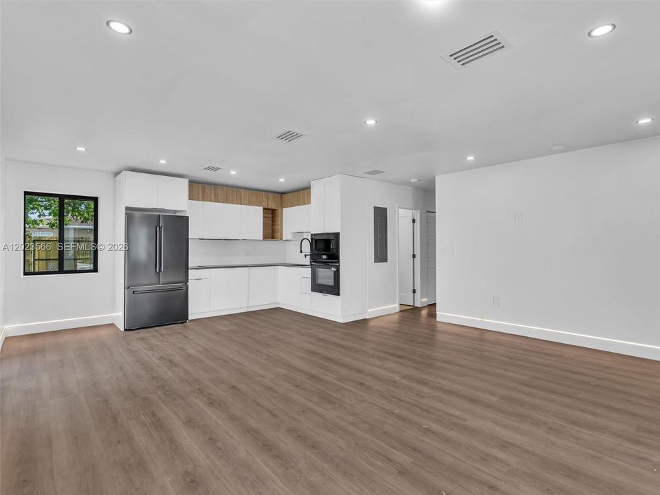 Active With Contract: $675,000 (4 beds, 2 baths, 1655 Square Feet)