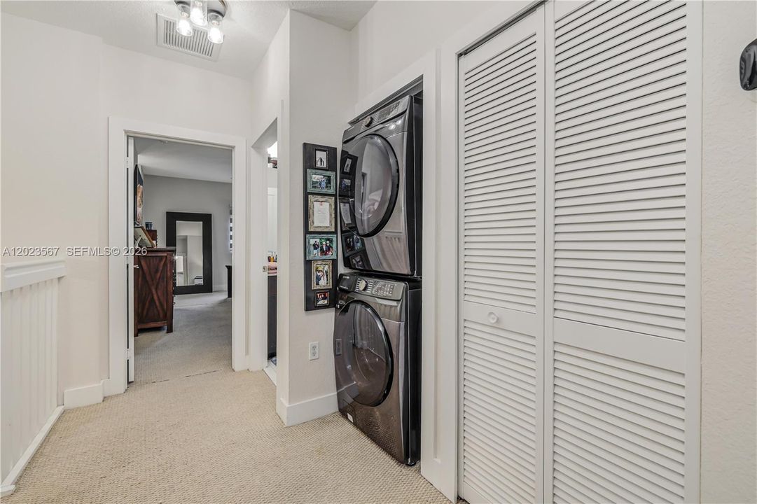 For Sale: $525,000 (3 beds, 2 baths, 1660 Square Feet)