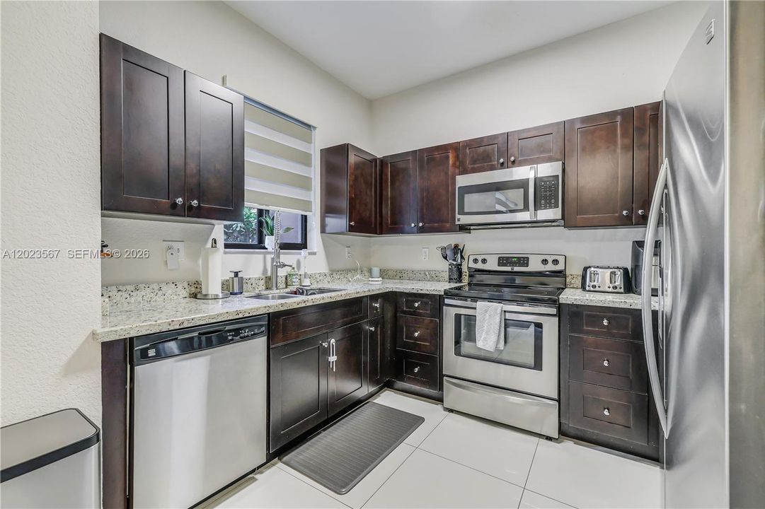 For Sale: $525,000 (3 beds, 2 baths, 1660 Square Feet)