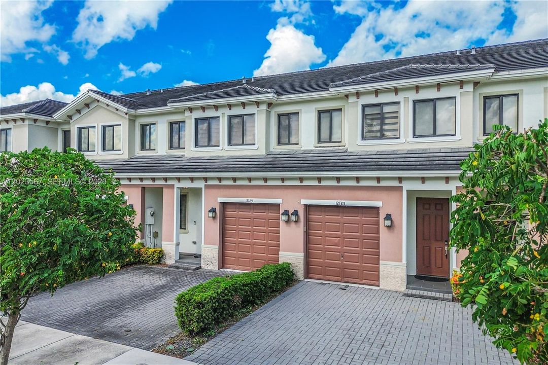 For Sale: $525,000 (3 beds, 2 baths, 1660 Square Feet)