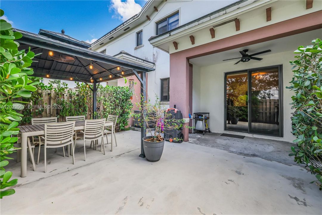 For Sale: $525,000 (3 beds, 2 baths, 1660 Square Feet)