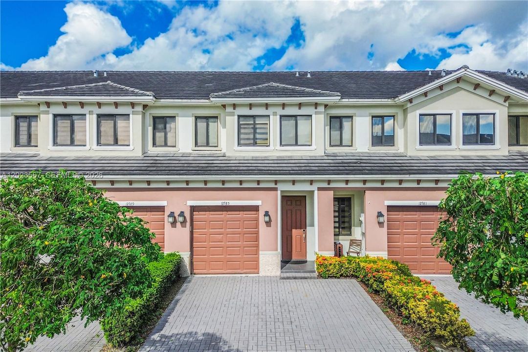 For Sale: $525,000 (3 beds, 2 baths, 1660 Square Feet)