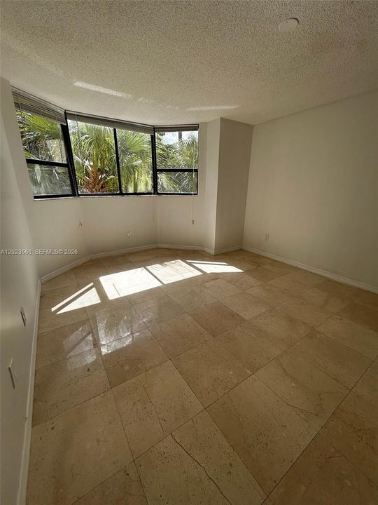 For Rent: $2,100 (2 beds, 2 baths, 970 Square Feet)