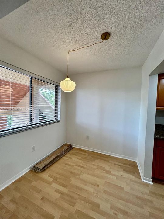 For Rent: $2,100 (2 beds, 2 baths, 970 Square Feet)