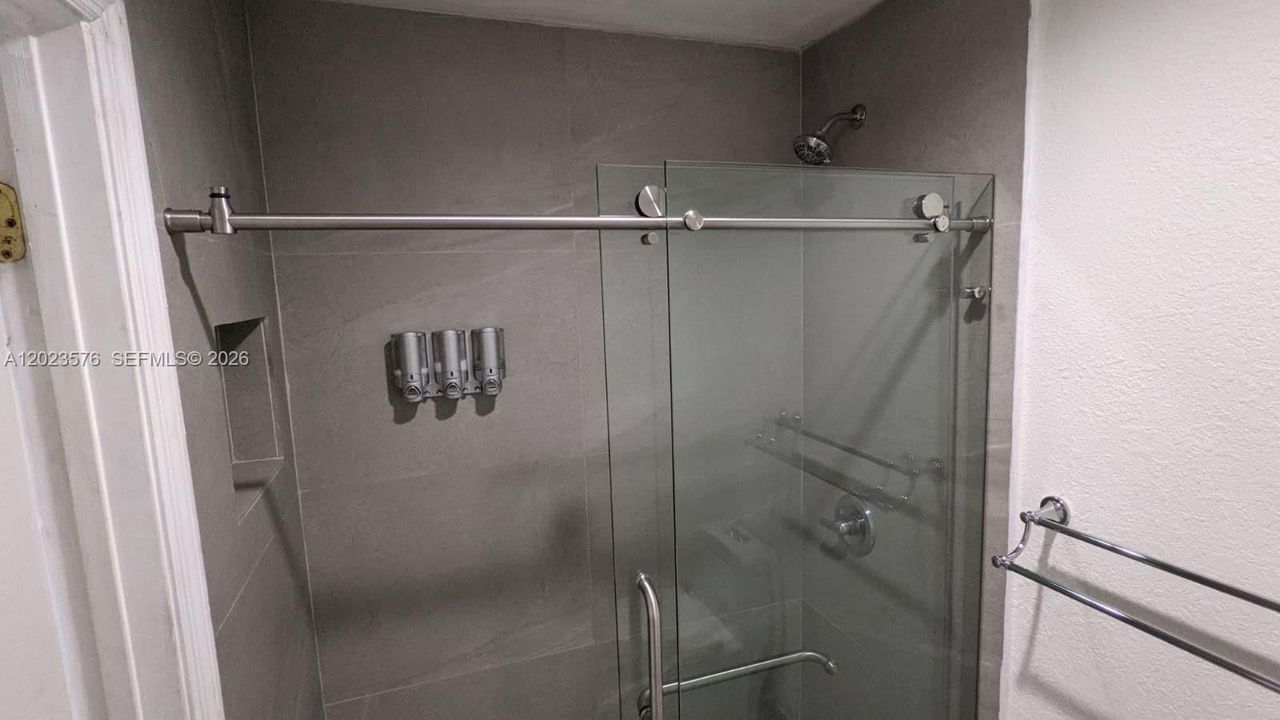 На продажу: $475,000 (2 спален, 2 ванн, 1392 Квадратных фут)