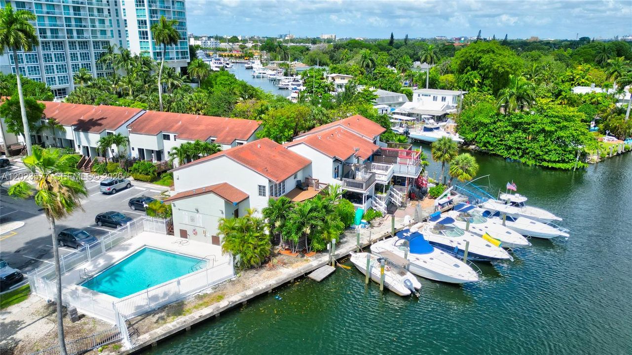 For Sale: $405,000 (2 beds, 1 baths, 1000 Square Feet)
