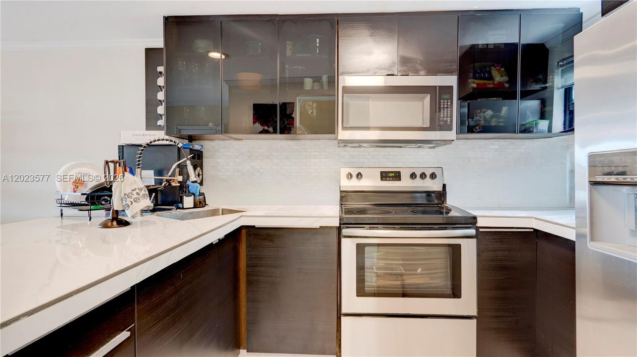 For Sale: $405,000 (2 beds, 1 baths, 1000 Square Feet)