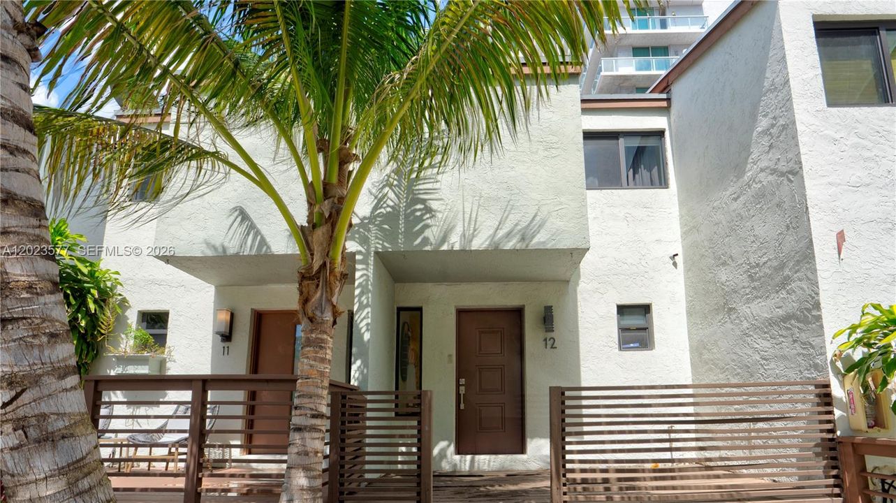 For Sale: $405,000 (2 beds, 1 baths, 1000 Square Feet)