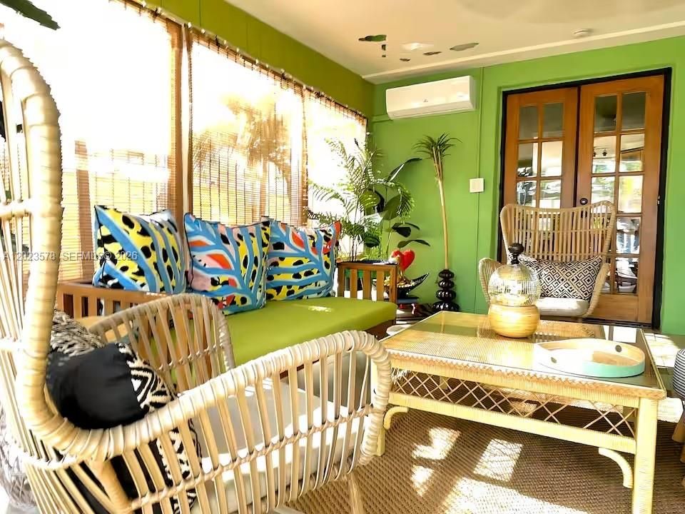 На продажу: $525,000 (2 спален, 2 ванн, 1373 Квадратных фут)