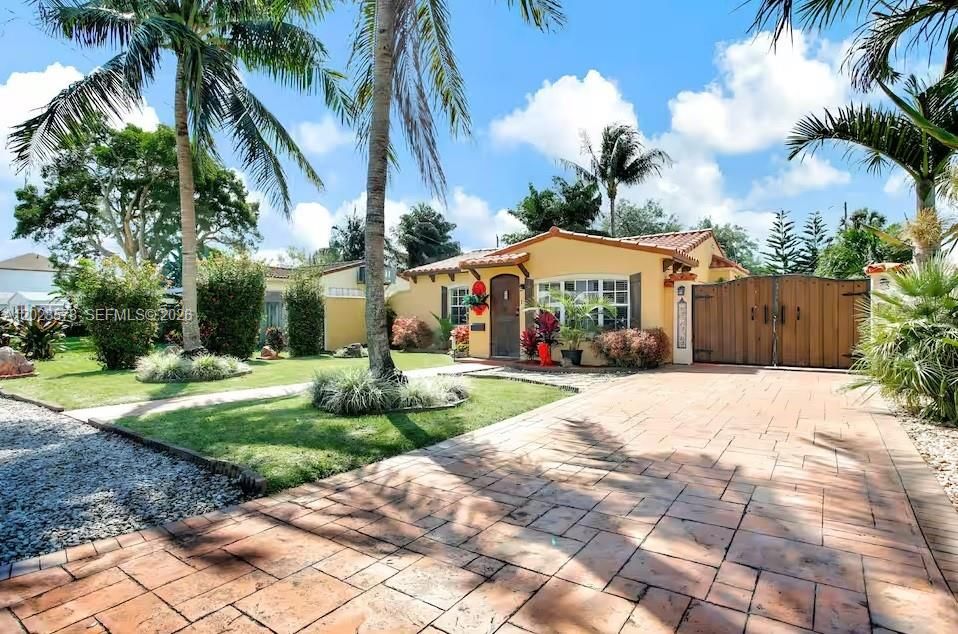 На продажу: $525,000 (2 спален, 2 ванн, 1373 Квадратных фут)