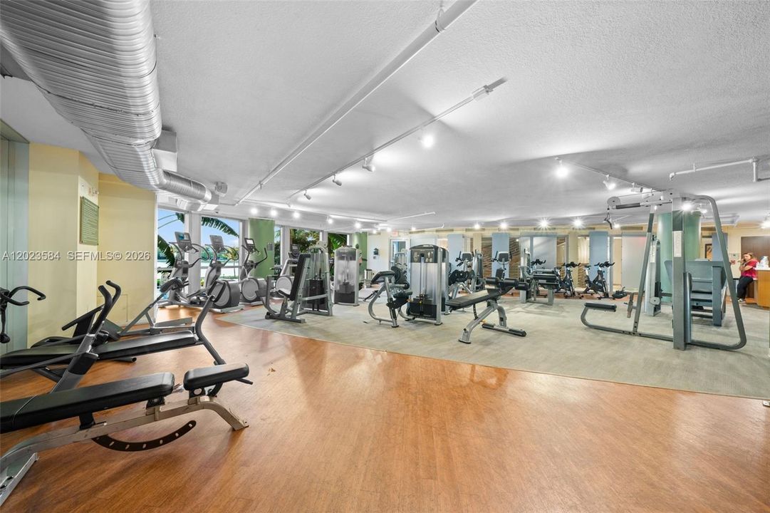 For Sale: $330,000 (2 beds, 2 baths, 1165 Square Feet)