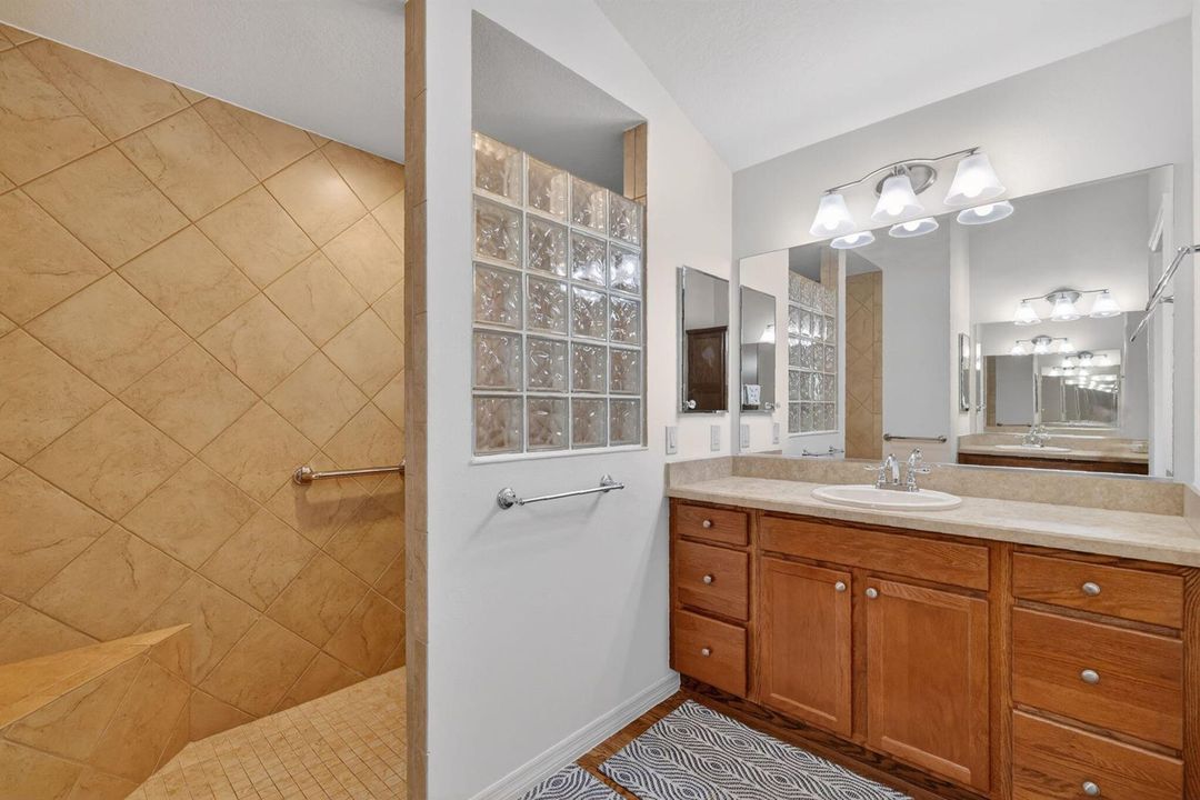 35-web-or-mls-3746-new-moon-ave